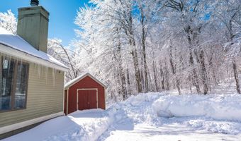 10 Bunny Ln, Wilmington, VT 05363