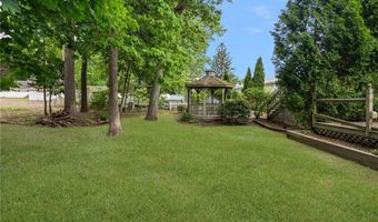 37 Charles St, Barrington, RI 02806
