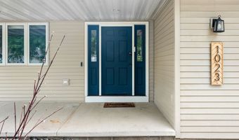 1023 W RIDGEVIEW Dr, Appleton, WI 54914