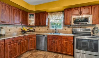 85 Williams Ave, Amityville, NY 11701