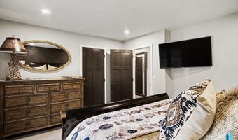 904 S Patrician Ct, Brandon, SD 57055
