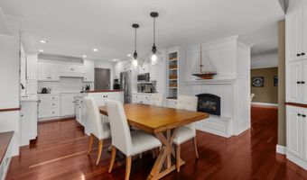 140 RIVER Dr, Appleton, WI 54915