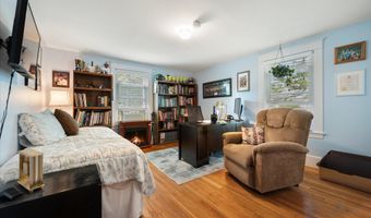 118 Poplar St, Bangor, ME 04401