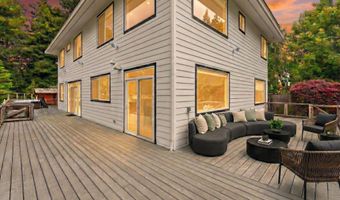 1346 Diamond Dr, Arcata, CA 95521