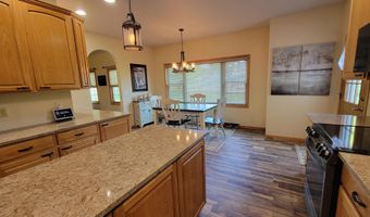635 LAURISA Ln, Antigo, WI 54409