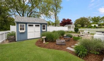 439 Wandsworth St, Narragansett, RI 02882