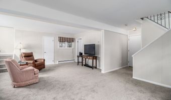 24 Prospect Dr, Brookfield, CT 06804