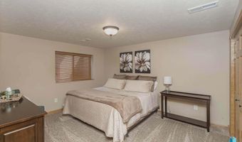 216 W Mountain Ash St, Brandon, SD 57005