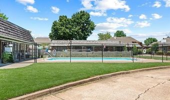 32 SE Shadowlake Dr 32, Bartlesville, OK 74006