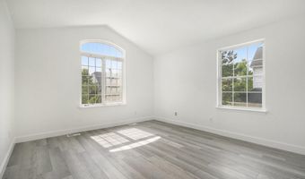 1366 N Bay Dr, Ann Arbor, MI 48103