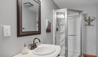 329 Gateford Dr, Ballwin, MO 63021