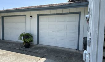 801 BROOKHAVEN Dr A, Brookings, OR 97415