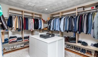 243 Simmonsville Ave, Johnston, RI 02919