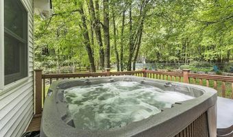 271 N Shore Dr, Albrightsville, PA 18210