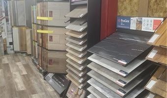 636 N Main St, Ottawa, KS 66067