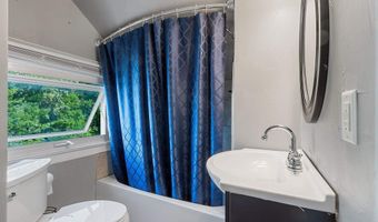 1212 N LEMINWAH St, Appleton, WI 54911