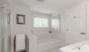 25 Venturi Grn A, North Providence, RI 02904