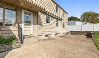 124 Longview Dr, Cranston, RI 02920
