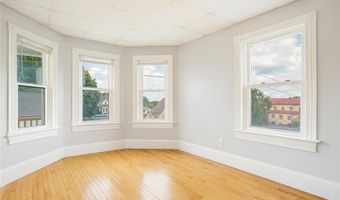 68 Division St, Lincoln, RI 02838