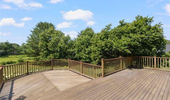 220 Island Dr, Middletown, RI 02842