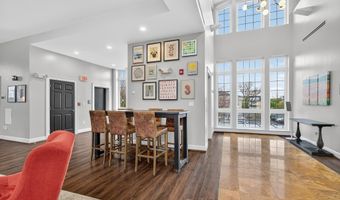 4163 S FOUR MILE RUN Dr 301, Arlington, VA 22204