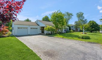 24 Bayview Pl, Amityville, NY 11701