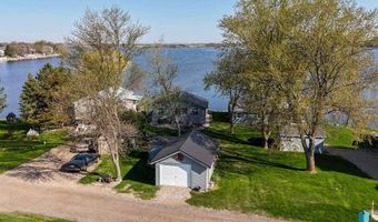 10 S Oakwood Shoreline Dr, Bruce, SD 57220
