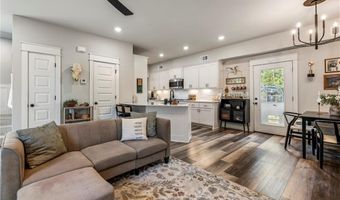 16 Kinloch Dr, Bella Vista, AR 72715