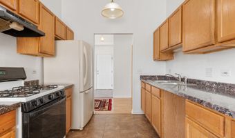 881 N Swift Rd 206, Addison, IL 60101