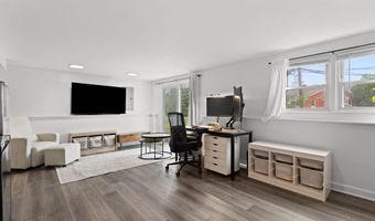 5 TRINITY Pl, Barrington, NJ 08007