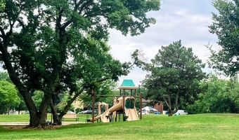 826 S Roosevelt Ave, Arlington Heights, IL 60005