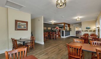 6 E Side Dr, Alton, NH 03810