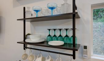 576 Pine Grove Rd, Beattyville, KY 41311