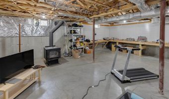 104 Champagne Cir, Campton, NH 03223