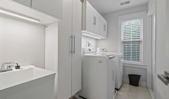 4 HARPOON Dr, Barnegat, NJ 08005