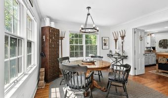 8 Seagate Rd, Darien, CT 06820