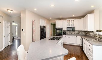 5660 Miss Royal Pass Dr, Miami, OH 45140