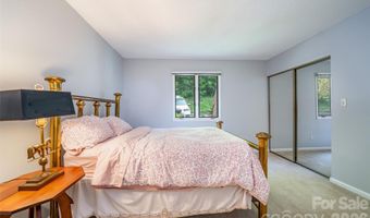 305 Piney Mountain Dr D-1, Asheville, NC 28805