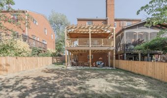 57 GARDEN Dr, Alexandria, VA 22304