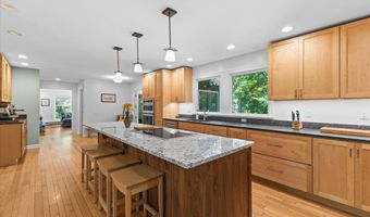 240 S Cove Rd, Burlington, VT 05401