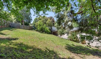 1556 Windsor St, Ashland, OR 97520