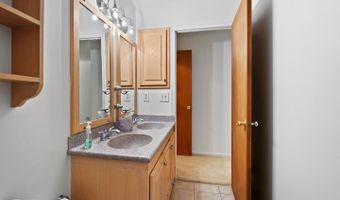 6 WHITEMARSH Ct, Dover, DE 19904