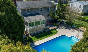 43 Academy Ave, Bristol, RI 02809