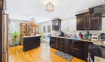 23 Elmwood Dr, Berkley, MA 02779