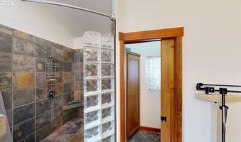 15606 NAPA Ln, Brookings, OR 97415