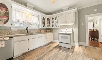 8916 Eastwood Dr, Abbeville, LA 70510