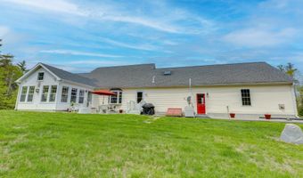 104 Champagne Cir, Campton, NH 03223