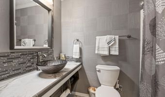 4540 Woodlow Dr, Bel Aire, KS 67220