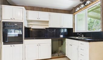 1261 Ulupii St, Kailua, HI 96734