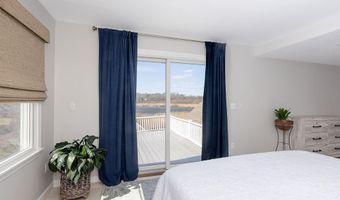 8 Key Ct, Newport, RI 02840